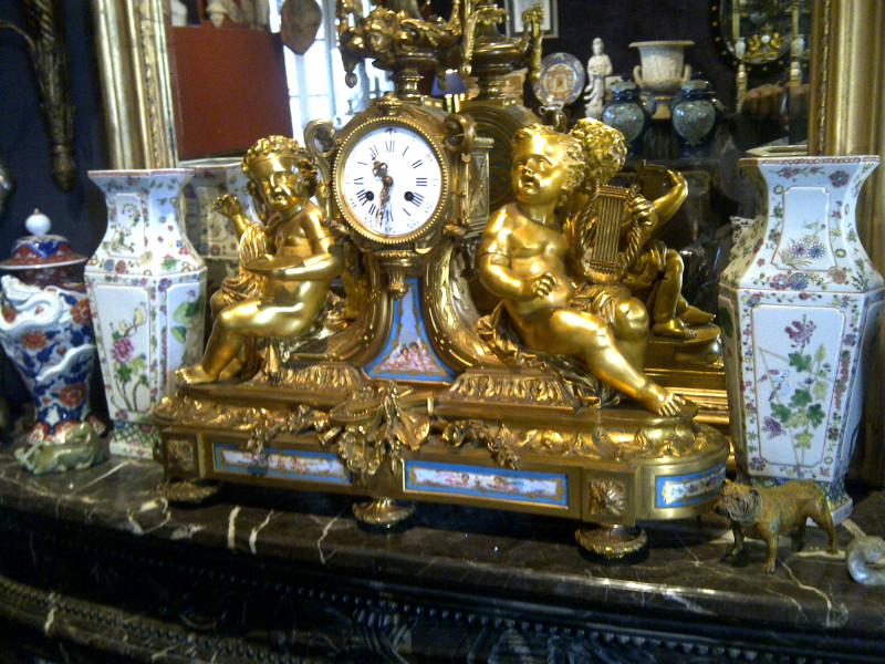 Clock circa 1860 French             H 59 cm / W 60 cm